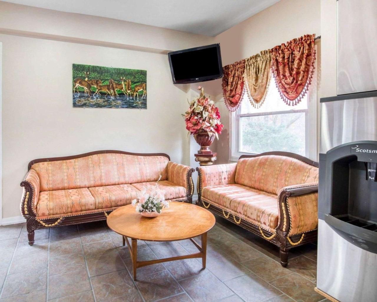 Econo Lodge New Paltz Εξωτερικό φωτογραφία