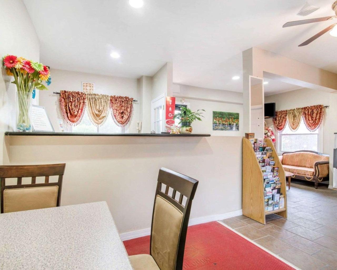 Econo Lodge New Paltz Εξωτερικό φωτογραφία
